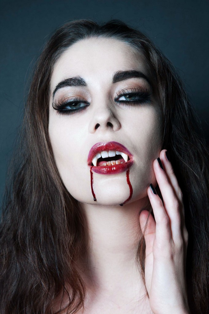 Vampire halloween makeup