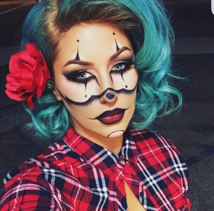 Clown halloween makeup