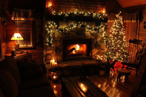Rustic Fireplace Decoration With Christmas Lights, Garland & Christmas Tree