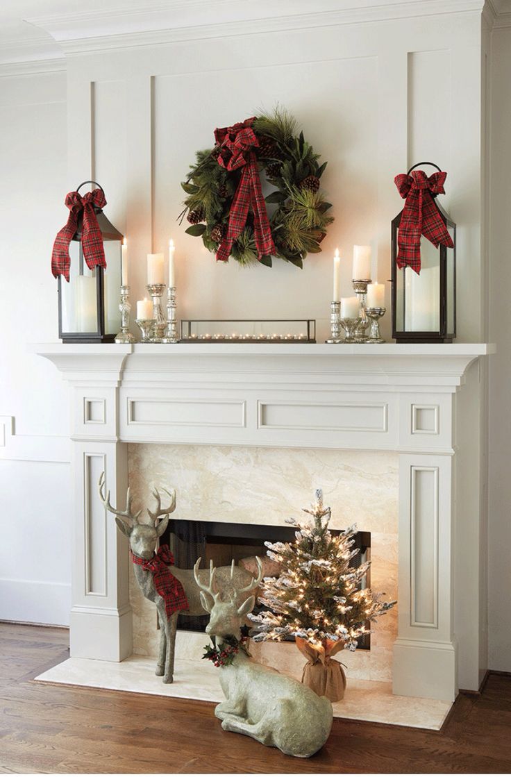 Fireplace Decoration with Reindeer & wreath