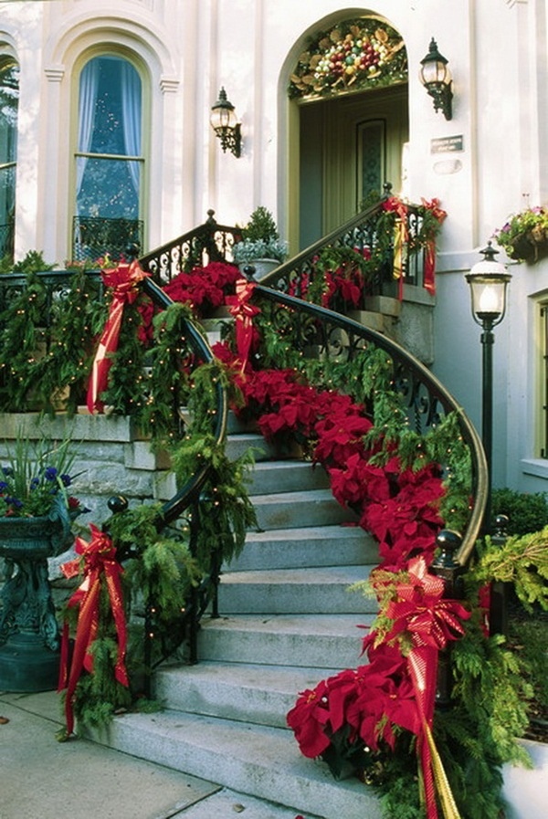 STAIRS CHRISTMAS DECORATION IDEA