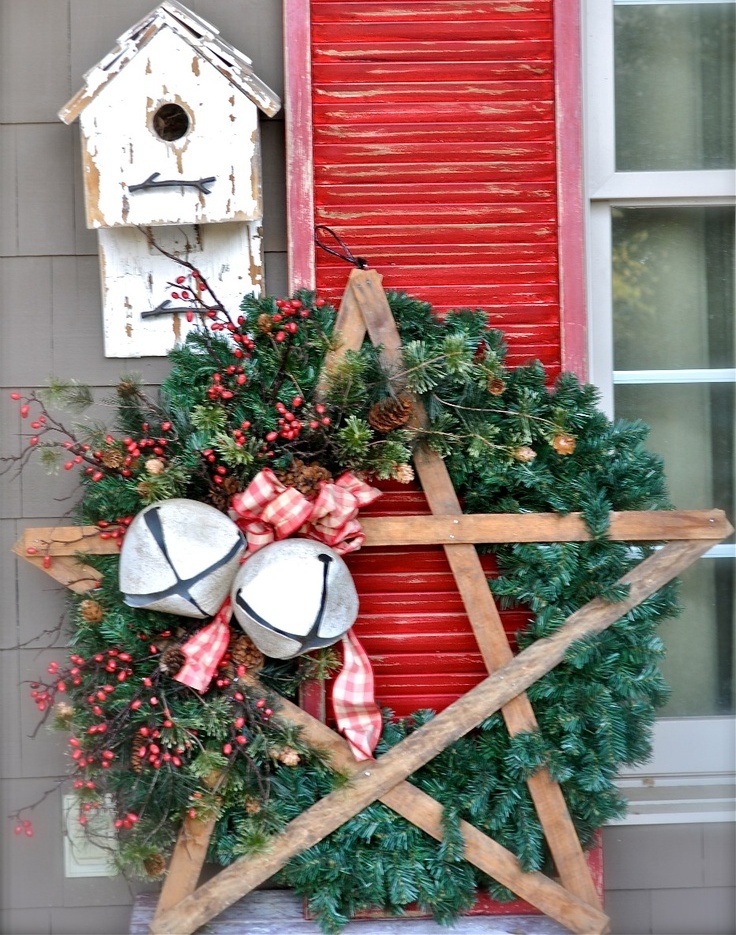 CHRISTMAS WREATH DECORATION WITH WOODEN STAR