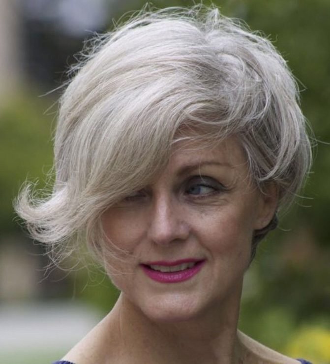 Asymmetrical Short Hairstyle For Women Over 50